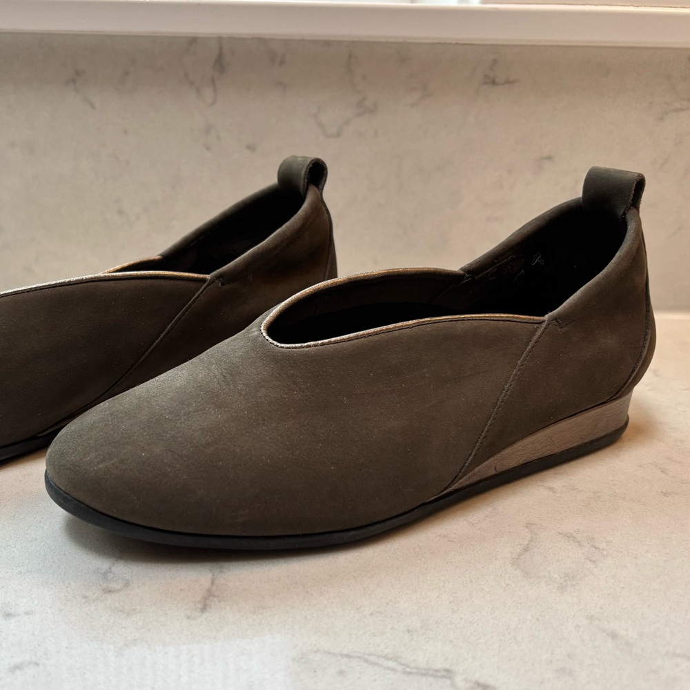 Arche Women’s Slip-On Loafers